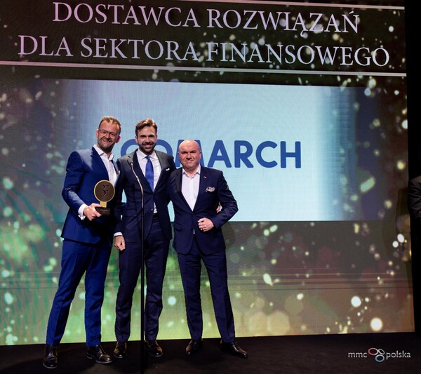 From left to right: Wojciech Mach (VP, Comarch), Piotr Kusek (VP of Banking Sales, Comarch), and Wojciech Przybył (VP, Alior Bank)