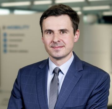 Out in the world, everything has changed, but for banks or factoring companies one thing remains