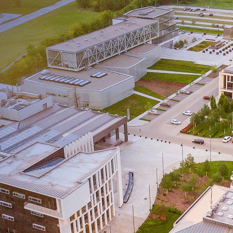 30  years of market experience